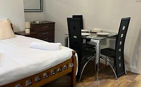 008- S2Premium Location Studio Apartment Central London